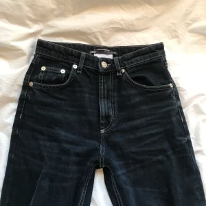 Zarajeans  - Superfina mörkblå jeans från zara❤️