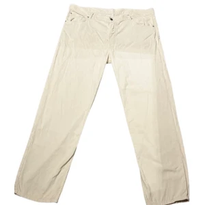 Sweet skateboard i manchester - Säljer ett par nästan helt oanvända sweet skateboard byxor i materialet manchester. Använda max 2 ggr. Kostar kanske 600Kr ny. 