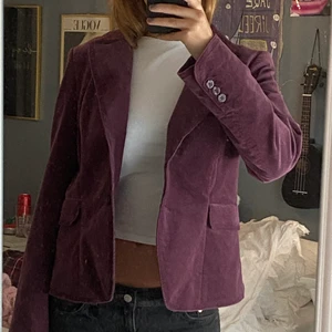 Lila kavaj - Lila kavaj i sammets material💕