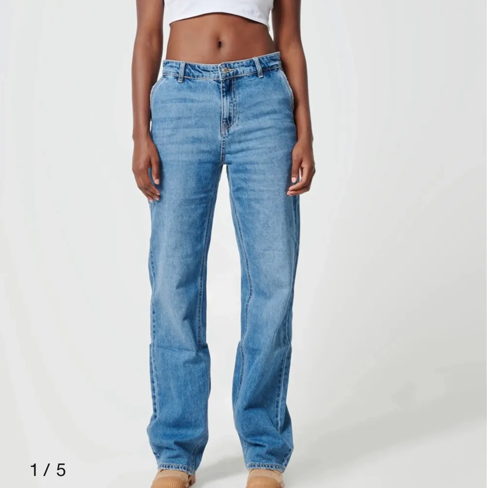 supersnygga low waist jeans från zalando i storlek 36, är långa på mig som är 171, knappt använda då jag haft andra💓💓. Jeans & Byxor.
