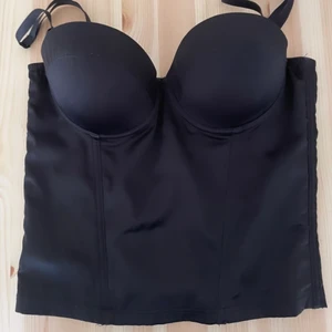 Korsett - Svart korsett med kupor och avtagbara axelband