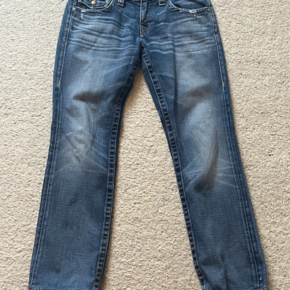 Lägger ut mina Trueys igen pga oseriöst bud. Köp direkt - 700kr + frakt. Jeans & Byxor.