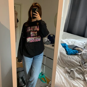 Tröja  - Jätte fin tröja med coolt tryck