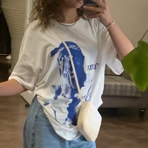 typac tshirt med tryck - väldigt fin, säljer då jag vill köpa i en annan storlek