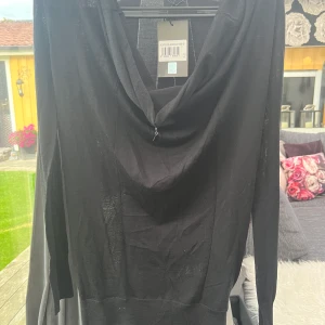 Calvin Klein blus - Ny blus från Calvin Klein, stl 42