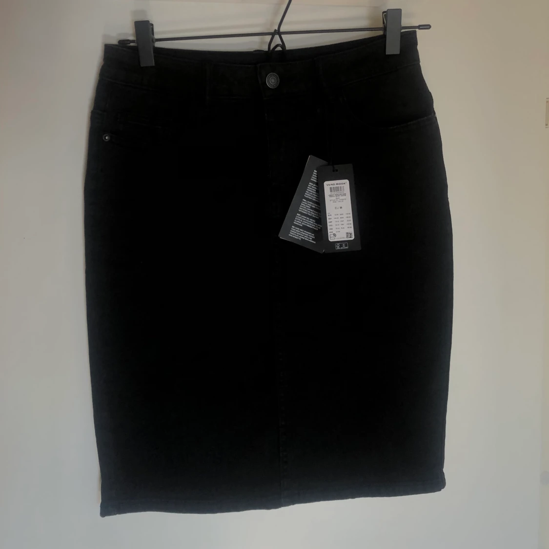 Svart jeanskjol Vero Moda