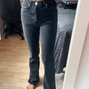 JEANS  - Jeans Boot flare midja 25, längd 32. Högmidjade