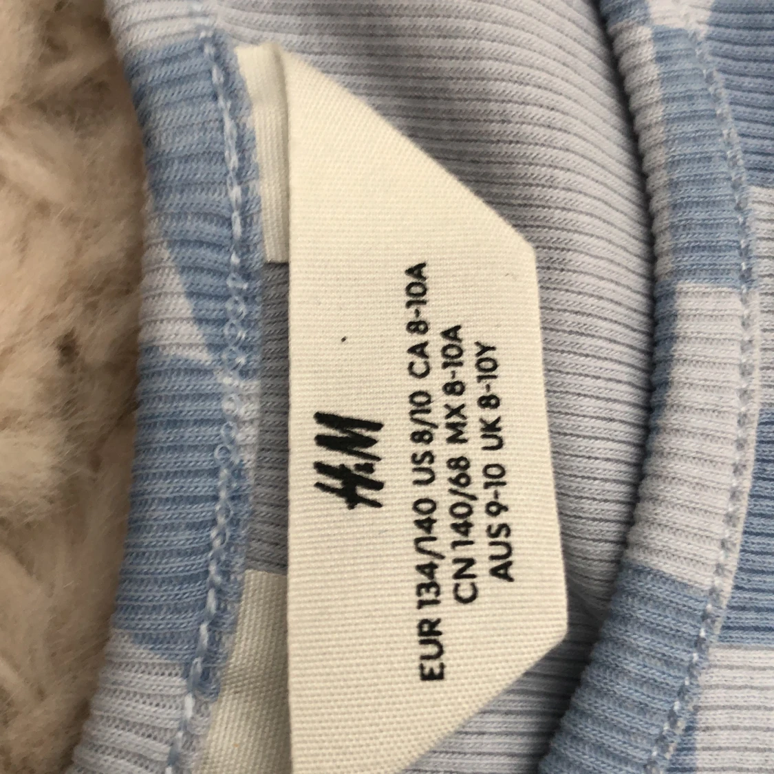 Blå rutig tröja - 90