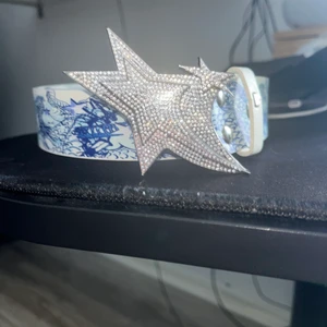 Bälte prosperous - Tjo köpte detta riktigt feta bälte men passa tyvär inte mig så säljer nu det.  