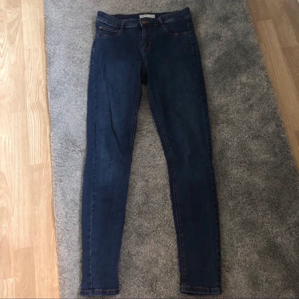 Mörkblå jeans från Cubus. Använda cirka 2 gånger. Köparen står för frakten!💙. Jeans & Byxor.