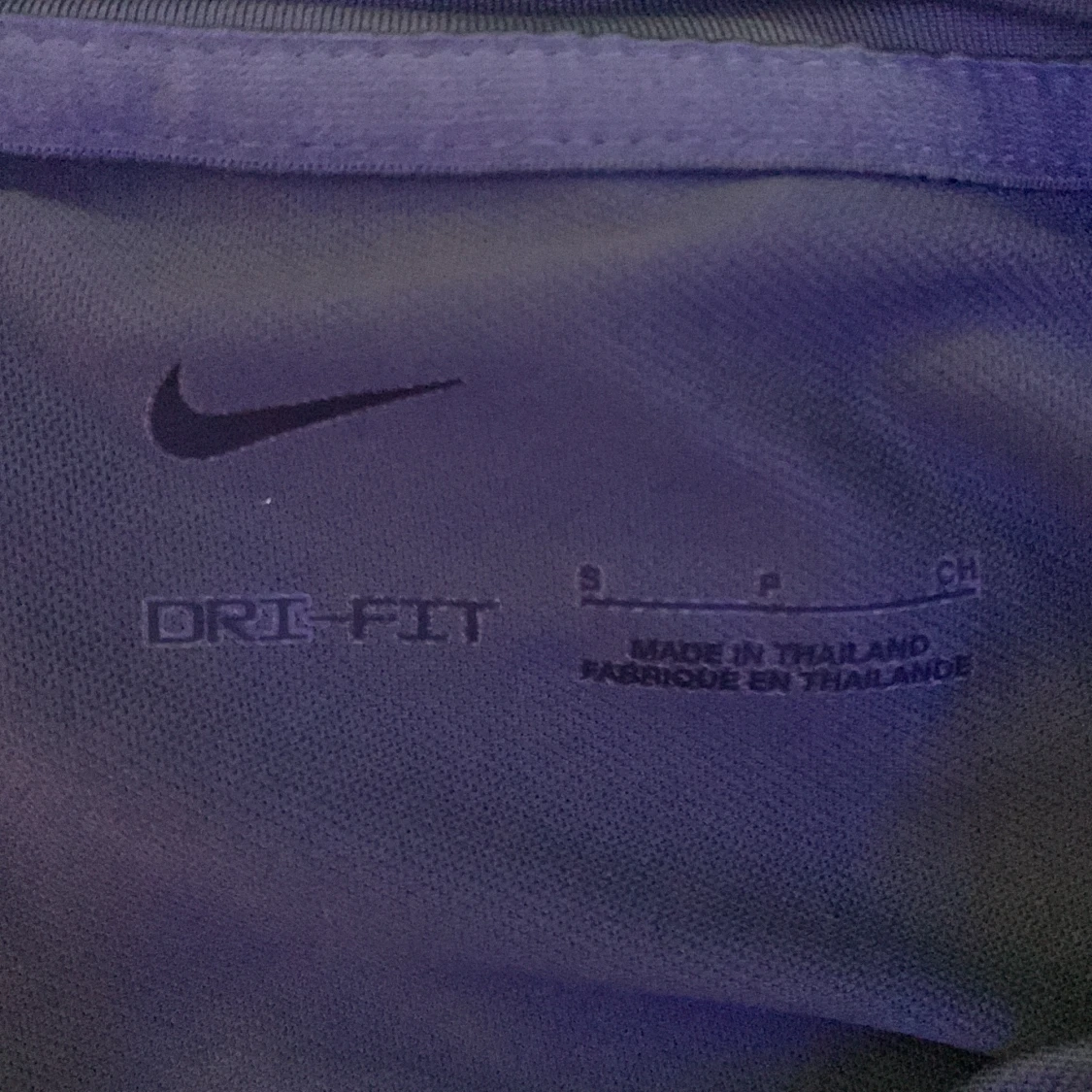 Tjenare säljer denna psg tröjan  - 90