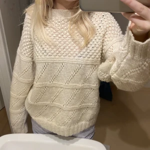 Stickad tröja  - Kommer tyvärr inte till användning! Skriv vid frågor💕