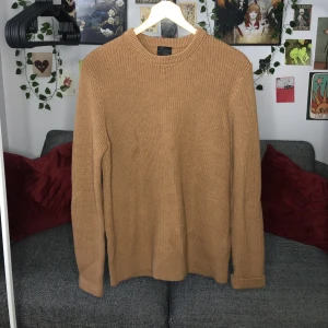 brun tröja - New, excellent condition