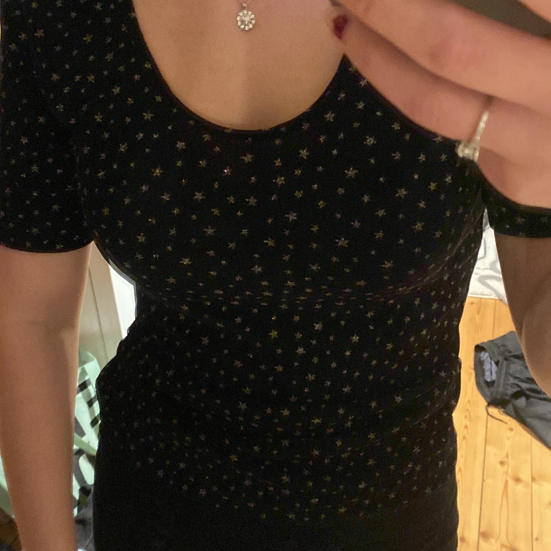 T shirt med glittriga stjärnor  - 91