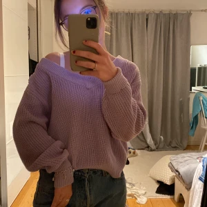 Lila stickad  - Nyskick 