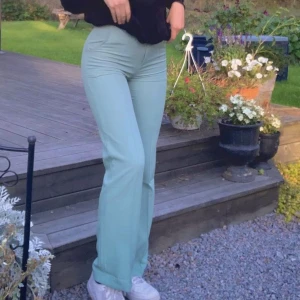 kostymbyxor - Säljer dessa fina kostmbyxor då dom inte används längre💓 stlk XS-L32