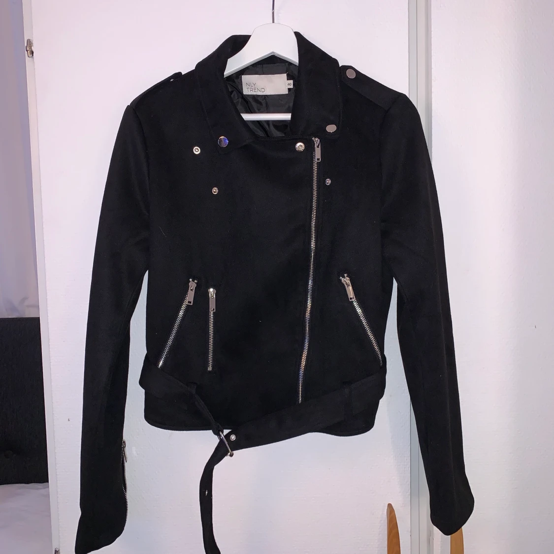 Mocka skinnjacka  - 90