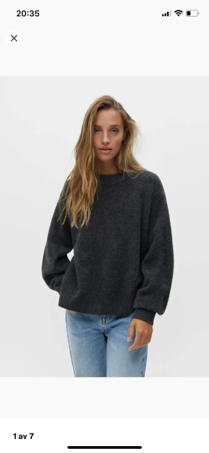 Stickad tröja  - Så fin stickad tröja från pull&bear. Helt slutsåld på hemsidan, storlek S. 250 kr eller bud, köparen står för frakten💓