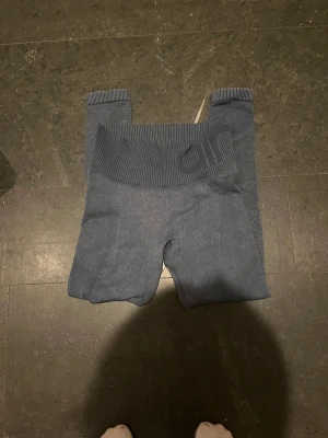 aim’n 💙 - storlek s! superfina men har inte kommit till användning på länge! superbra skick. 💙