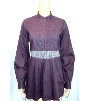 BZR / Bruuns Bazaar/vintage/ tunika /Som ny! stl 34 - Vintage tunika i toppskick ! Imnköpt för ca 17 år sen , knappt använd  BZR Stl 34 stämmer bra  100% bomull  Läng 75-80 cm  Dragkedja i sidan  