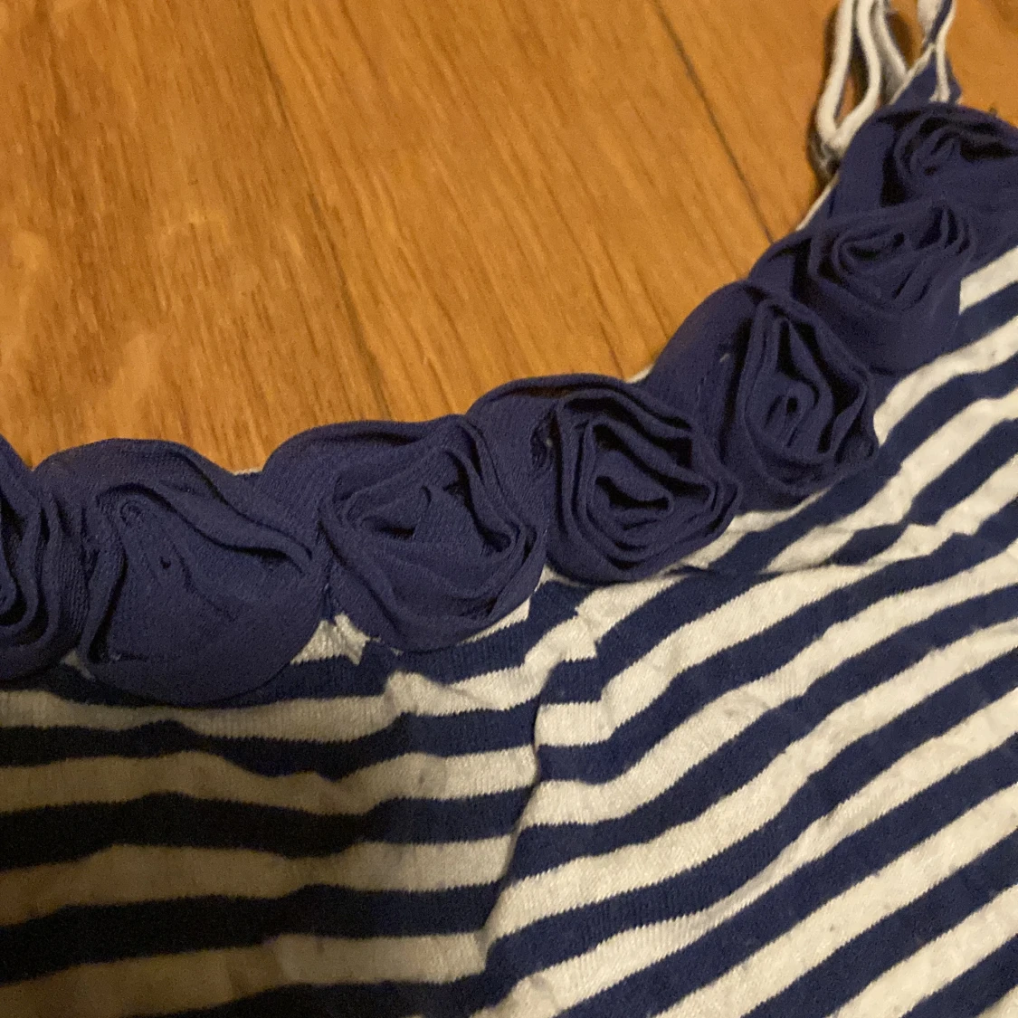 Klänning med linjer på - 91