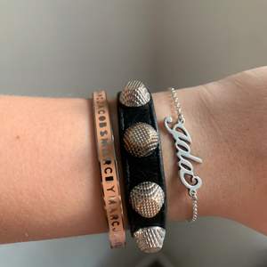 Persikofärgat armband från Marc Jacobs som passar perfekt till sommaren när man blivit lite brun 🤩🤩