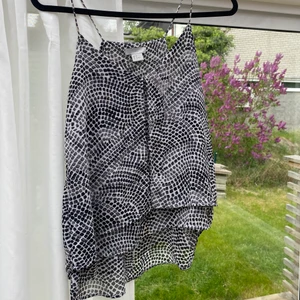 Mönstrad topp - Köparen står för frakt, kan även mötas i Stockholm!🌸