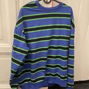 Tröja - Randig tröja från weekday