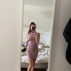 Gammalrosa klänning - 💗