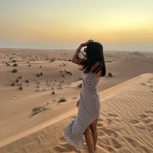 Rutig klänning  - Rutig klänning från zara i brun och vit. Knappt använd💖