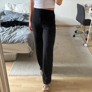 Svarta finbyxor - Jag är 170 cm, 68 kg