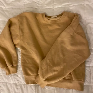 Collegetröja  - Collegetröja från Gina Tricot i stl S