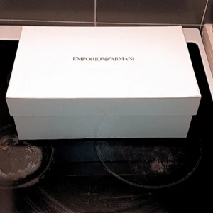 Emporio armani skor. - Emporio armani skor strl 44 använda ca 3 gånger.