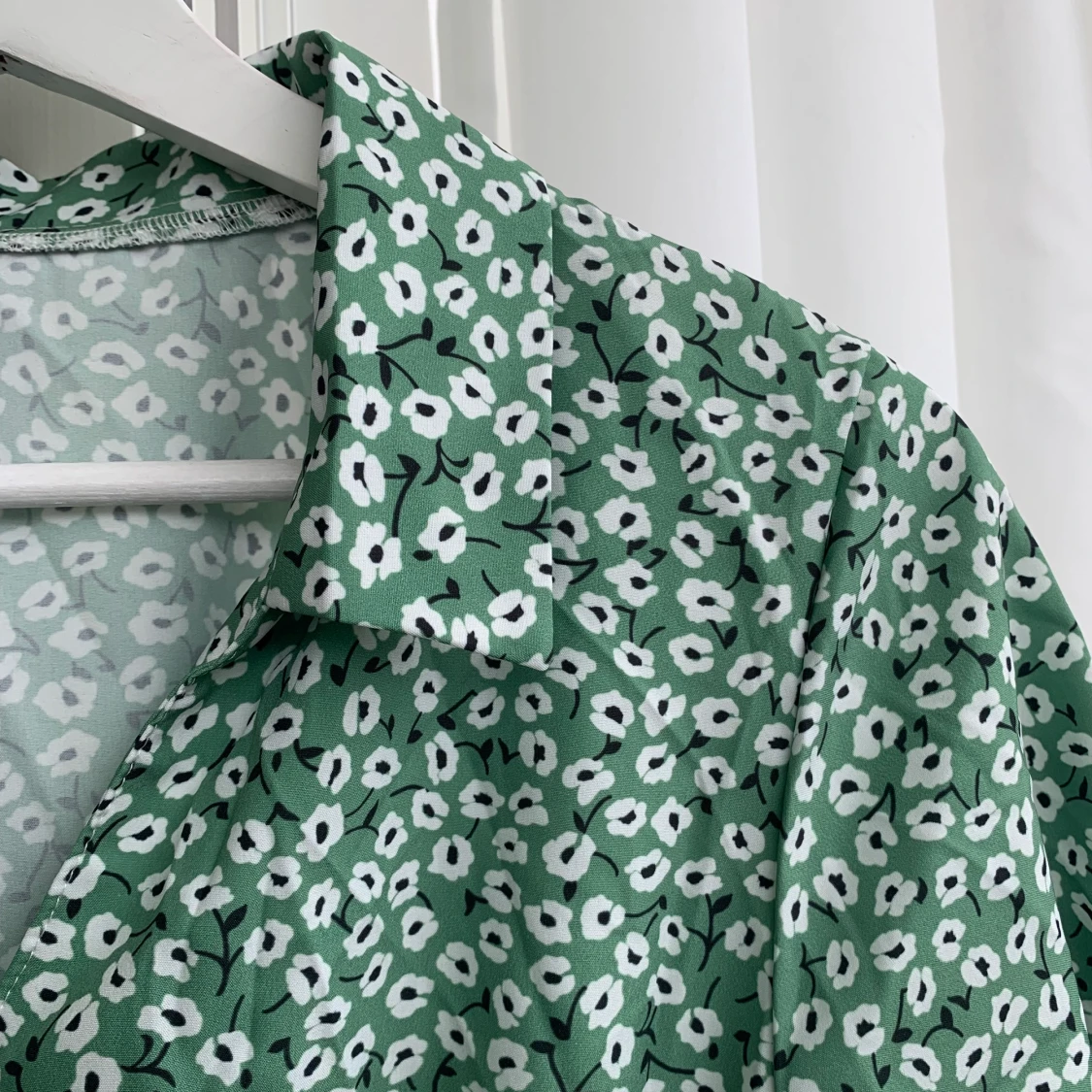 Grön blommig klänning  - 91