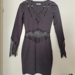 Rebecca Stella klänning - Klänning från Rebecca Stellas kollektion med Nelly. Använd men fint skick. Strl XS och true to size!  80 kr + frakt 🌟