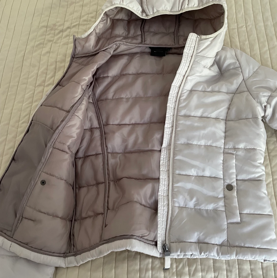 Beige tunn pufferjacka  - 90