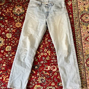 Levis 501 vintage - Levis 501 second hand från Köpenhamn. Har ett hål i skrevet men kan enkelt sys ihop. En aning mindre i strl än den som anges. Köpare står för frakt.