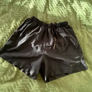 Tränings shorts som är väldigt sköna med snöre på insidan. 