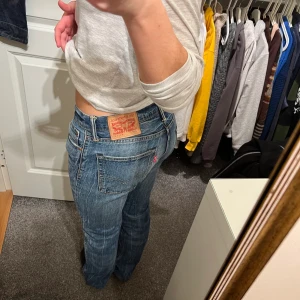 Vintage Levi’s  - Säljer min mammas gamla vintage Levi’s nj då dem är lite för tighta för mig… dem är straight fit och jag skulle säga att de är unisex