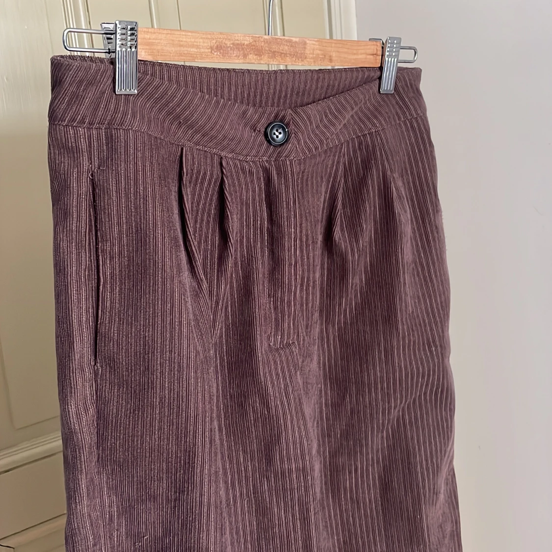 Bruna manchesterbyxor - 90