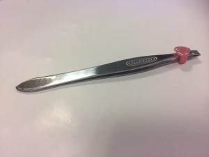 Ögonbryn Pincett  - 19kr/st  Alla färger kvar  Sammafrakt 