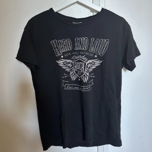 Tshirt  - Tshirt från Noisy may i nyskick🖤 