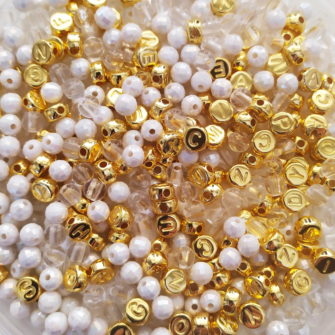 150 PACK Pärlmix Ice Gold + Armbandstråd 