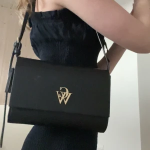 Väska  - Carin Wester väska som inte används längre! Nypris 400🖤