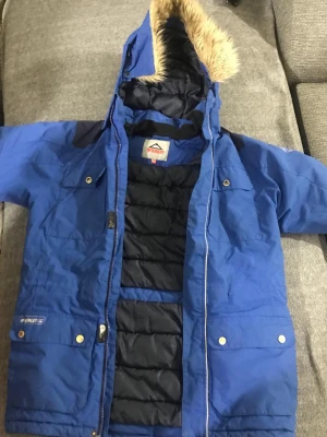 Barn jacka  - Barn jacka  Använd några gånger 