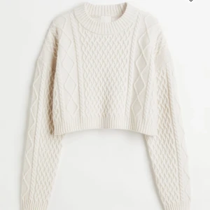 Stickad tröja  - Helt ny, prislappen är kvar