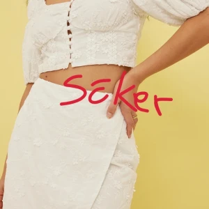 Set ifrån Chloe Schutermans kollektion med Nakd - Hej! Tänkte kolla om någon som vill sälja detta set ifrån Chloe Schutermans kollektion med Na-kod i storlek 38? Hade vart superglad om någon vill det då jag skulle vilja ha det på min student 😁😁