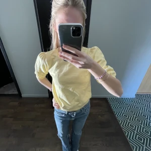 t shirt  - så fin till våren 💛🌷🌷