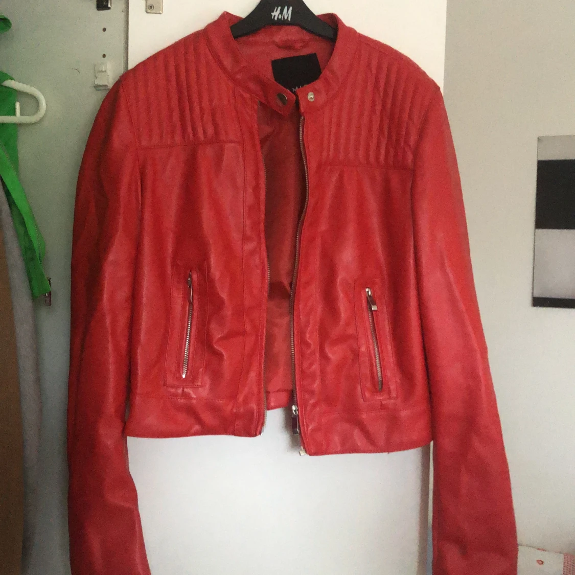Röd skinjacka