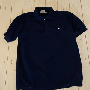 Tommy Hilfiger T-shirt  - Storlek M men passar också L